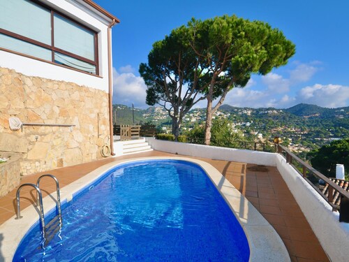 Private Pool Villa near Cala Canyelles Beach, WiFi, A/C, Parking