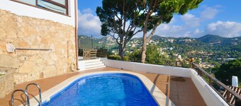 Private Pool Villa near Cala Canyelles Beach, WiFi, A/C, Parking