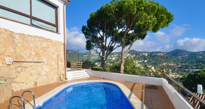 Private Pool Villa near Cala Canyelles Beach, WiFi, A/C, Parking