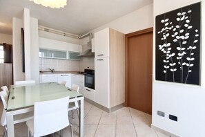 Fridge, cookware/dishes/utensils - Residence with pool in San Vincenzo (San Vincenzo)