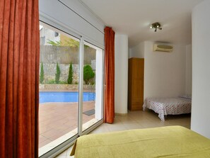 7 bedrooms, free WiFi