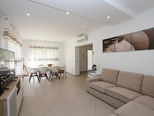 Villa rénovée à Lloret de Mar: 8 pers., piscine, clim, proche plage et centre