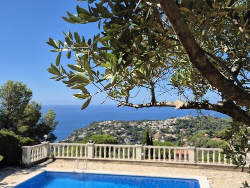Spacious villa with private pool near Lloret de Mar