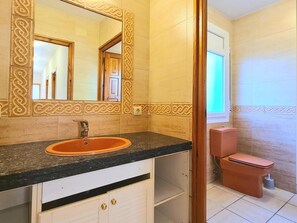 Bathroom - Spacious villa with private pool near Lloret de Mar (Lloret de Mar)
