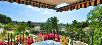 Modern villa 1 km from beach with private pool and sea views