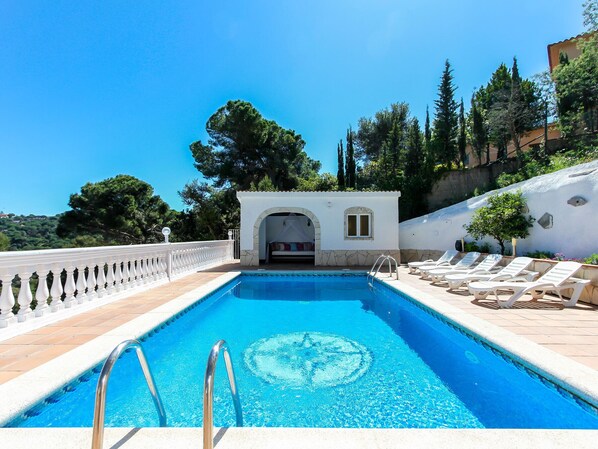 Pool - Summer Villa with Pool, 400m from Beach - Lloret de Mar (Lloret de Mar)