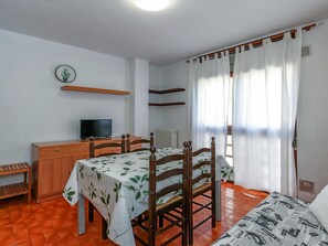 1 室のベッドルーム、WiFi (無料)