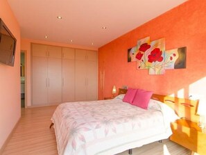 4 bedrooms, free WiFi