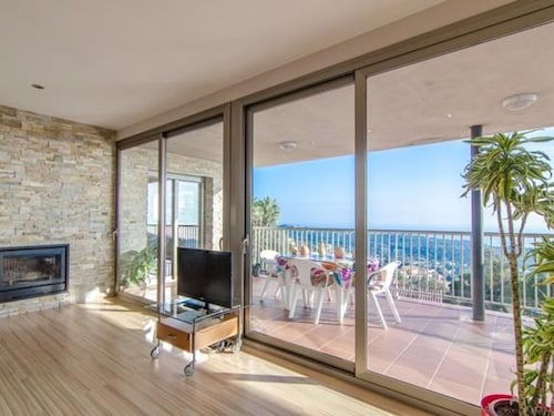 Modern Villa with Private Pool and Sea View in Roca Grossa