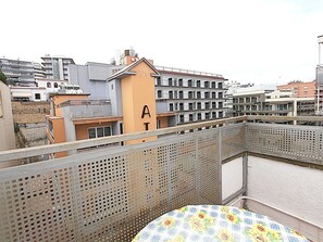 Property grounds - Cozy Seafront Apartment with Terrace, Steps from Lloret de Mar Beach (Lloret de Mar)