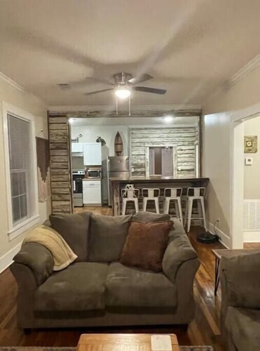 Located 3 miles to Grenada Lake 