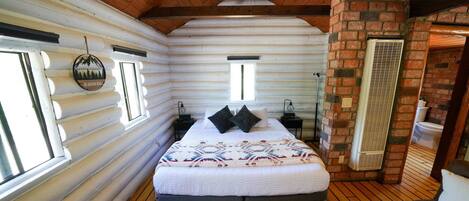 1 bedroom, bed sheets