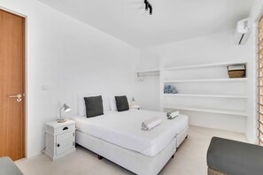 6 bedrooms, WiFi, bed sheets