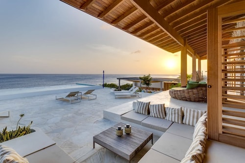 Kas Très: Oceanfront, Infinity Pool, 12 Guests