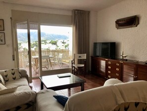 TV - CABIONI - casa adosada con piscina comunitaria, cerca de la playa de Grifeu. (Llançà)