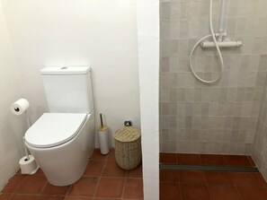 Bathroom - Spacious house with pool and parking in Llançà (Llançà)
