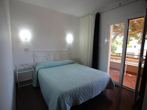 2 bedrooms - A RECER - Apartamento acogedor, tranquilo y bien situado, a tan sólo 100 m. de la playa. (Llançà)