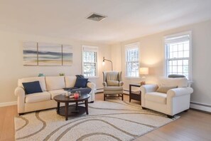 TV, offices - Sunroom, Spacious Deck, 8 Mins to Mayflower Beach! (Dennis)