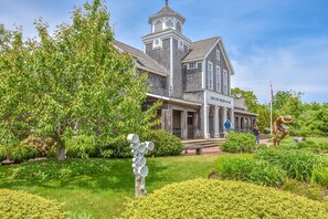 Exterior - Sunroom, Spacious Deck, 8 Mins to Mayflower Beach! (Dennis)