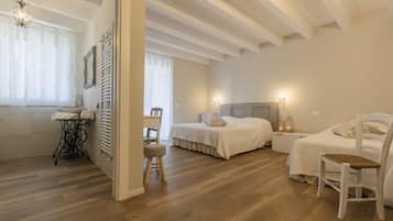 Panoramic Triple Room | 1 bedroom, in-room safe, desk, free WiFi