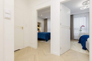 2 soverom, skrivebord, strykejern/-brett og wi-fi