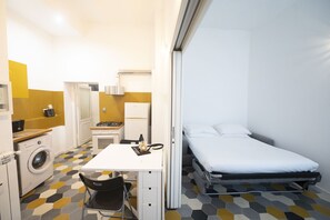 Ferros/tábuas de passar roupa, Wi-Fi de cortesia, roupa de cama