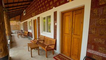 Deluxe Cottage | Terrace/patio