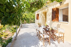 Terrace/patio - Casa Alta with mountain views (Platanias)