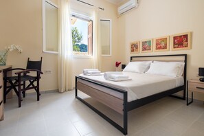 Economy House | 2 bedrooms, iron/ironing board, free WiFi, bed sheets - Casa Alta with mountain views (Platanias)