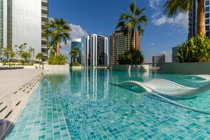 Apartment - Classy Urban Retreat w Amazing Dubai Canal Views (Dubai)
