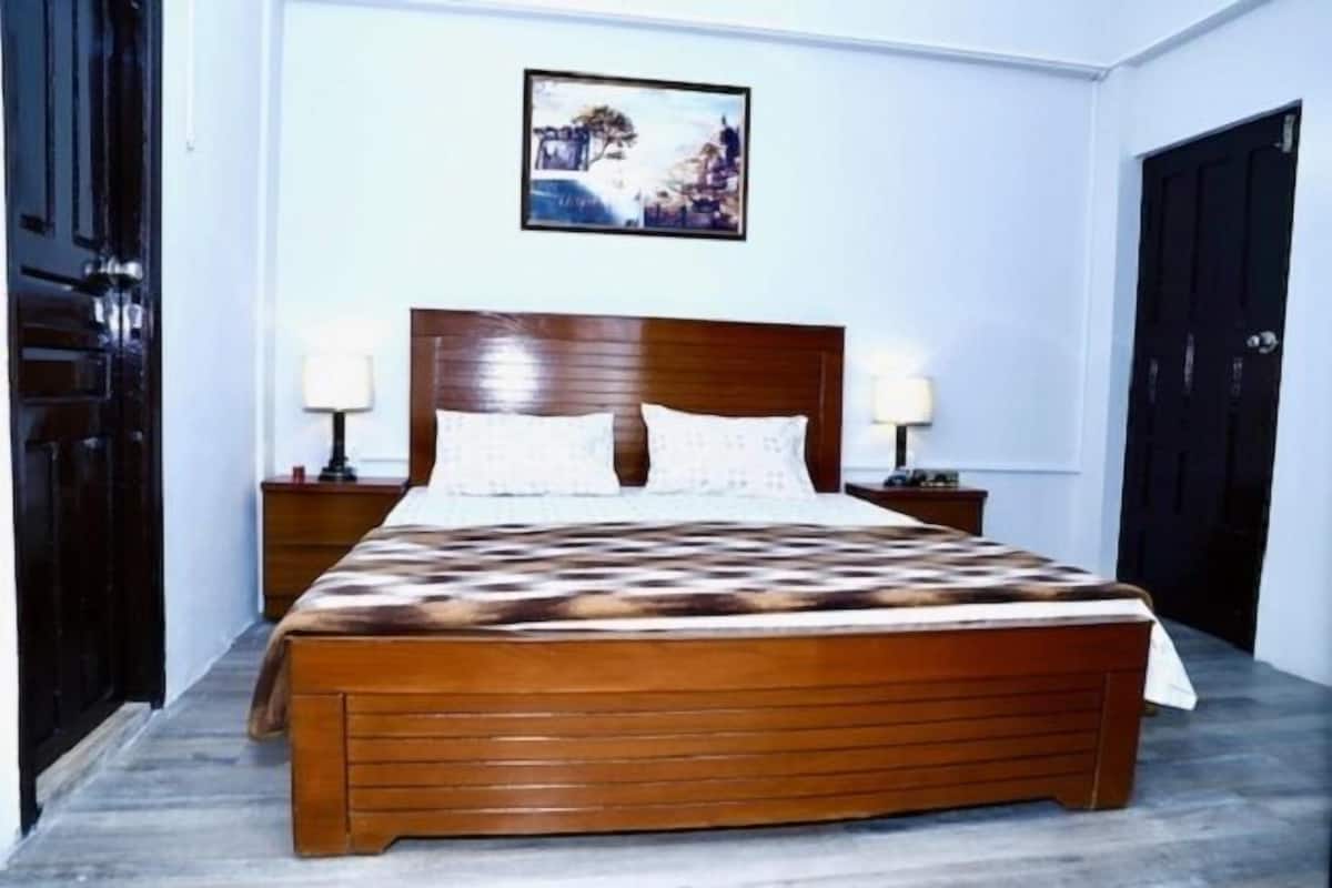 Habitación doble Deluxe | Insonorización, tabla de planchar con plancha y wifi gratis