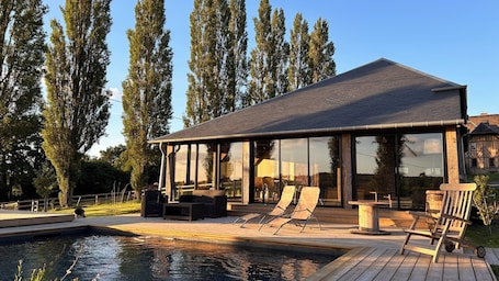 Exterior. Domaine de Blanvatel