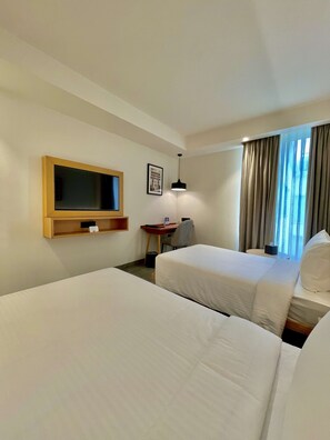In-room safe, desk, soundproofing, iron/ironing board - Best Western Maharani Bagh (New Delhi)