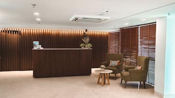 Quầy tiếp tân