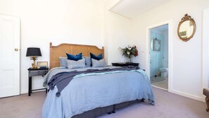 3 slaapkamers, een strijkplank/strijkijzer, gratis wifi, beddengoed