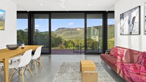 Interior - Far Niente, Upper Kangaroo Valley (Upper Kangaroo River)