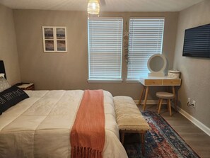 2 bedrooms, desk, free WiFi, bed sheets