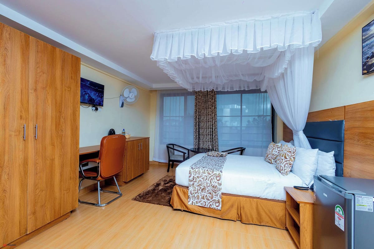 Superior Room, Lake View | Free WiFi