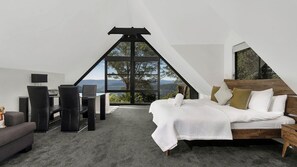 7 bedrooms, iron/ironing board, free WiFi, bed sheets