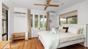 2 bedrooms, iron/ironing board, free WiFi, bed sheets - Wild Rose Cottage Kiaroo Estate (Barrengarry, Kangaroo Valley)