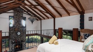 3 bedrooms, iron/ironing board, bed sheets