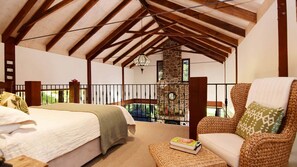 3 bedrooms, iron/ironing board, bed sheets