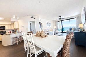 Dining - Windward Pointe 1006- Corner unit, Incredible views (Orange Beach)