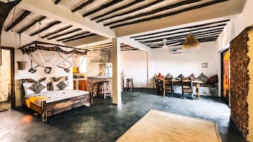 Deluxe Villa | 3 bedrooms, in-room safe, free WiFi