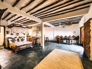 3 bedrooms, in-room safe, free WiFi