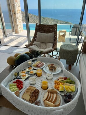 Desayuno completo todos los días (con cargo)