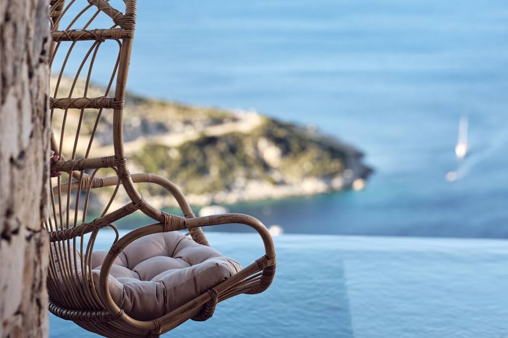 Etheria Luxury Villas & Suites