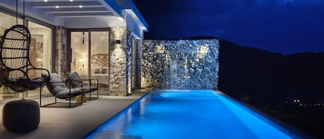 Seasonal outdoor pool, pool umbrellas, sun loungers