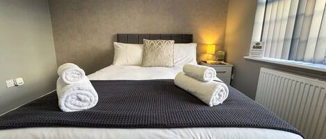 Standard Double Room, Shared Bathroom | Hypo-allergenic bedding, free WiFi, bed sheets