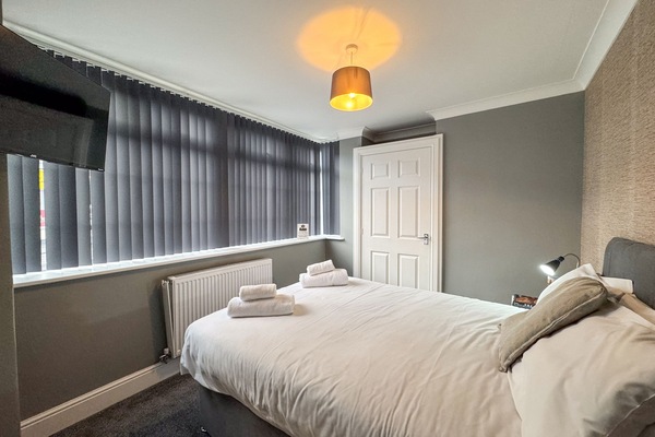 Standard Double Room, Shared Bathroom